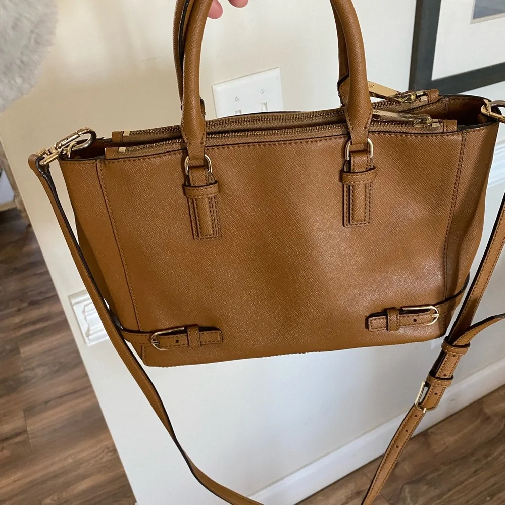 Tory Burch crossbody purse - Picture 5 of 14